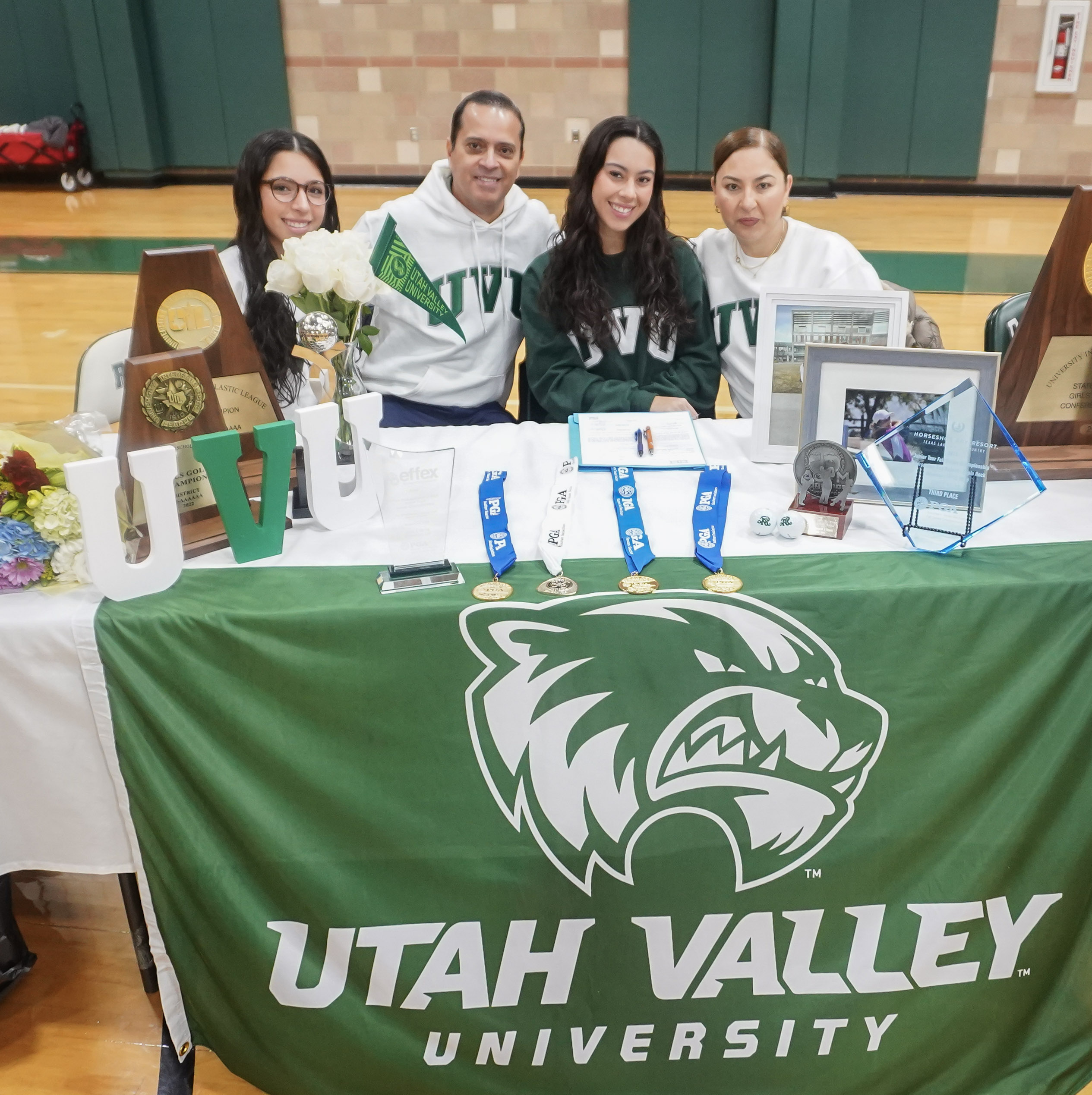 Golf signing day Maria Zamora